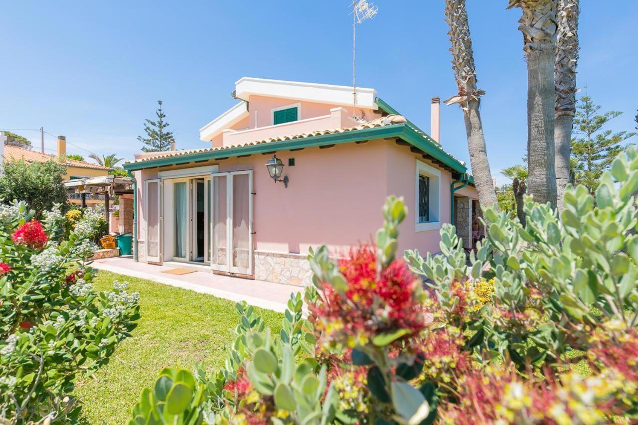 Fronte Spiaggia Zoe Villa Augusta Bagian luar foto