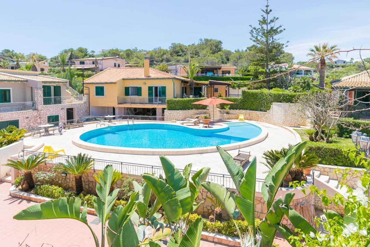 Fronte Spiaggia Zoe Villa Augusta Bagian luar foto