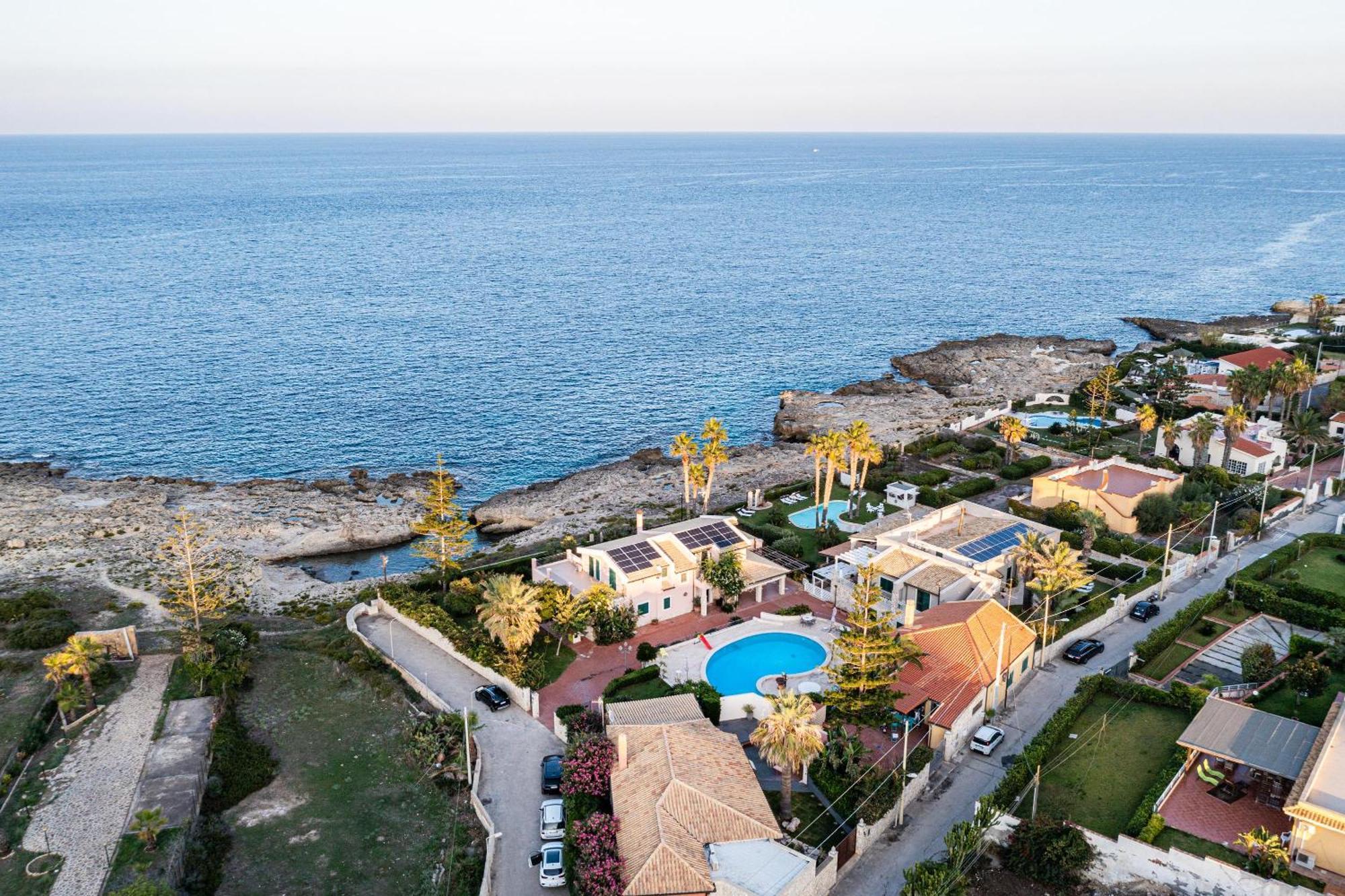 Fronte Spiaggia Zoe Villa Augusta Bagian luar foto