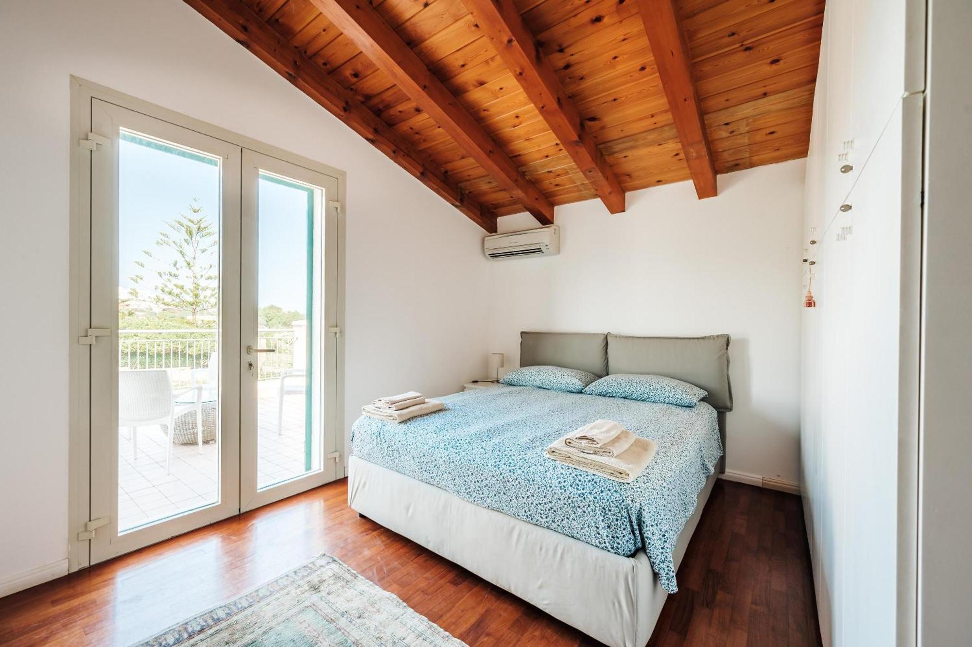Fronte Spiaggia Zoe Villa Augusta Bagian luar foto