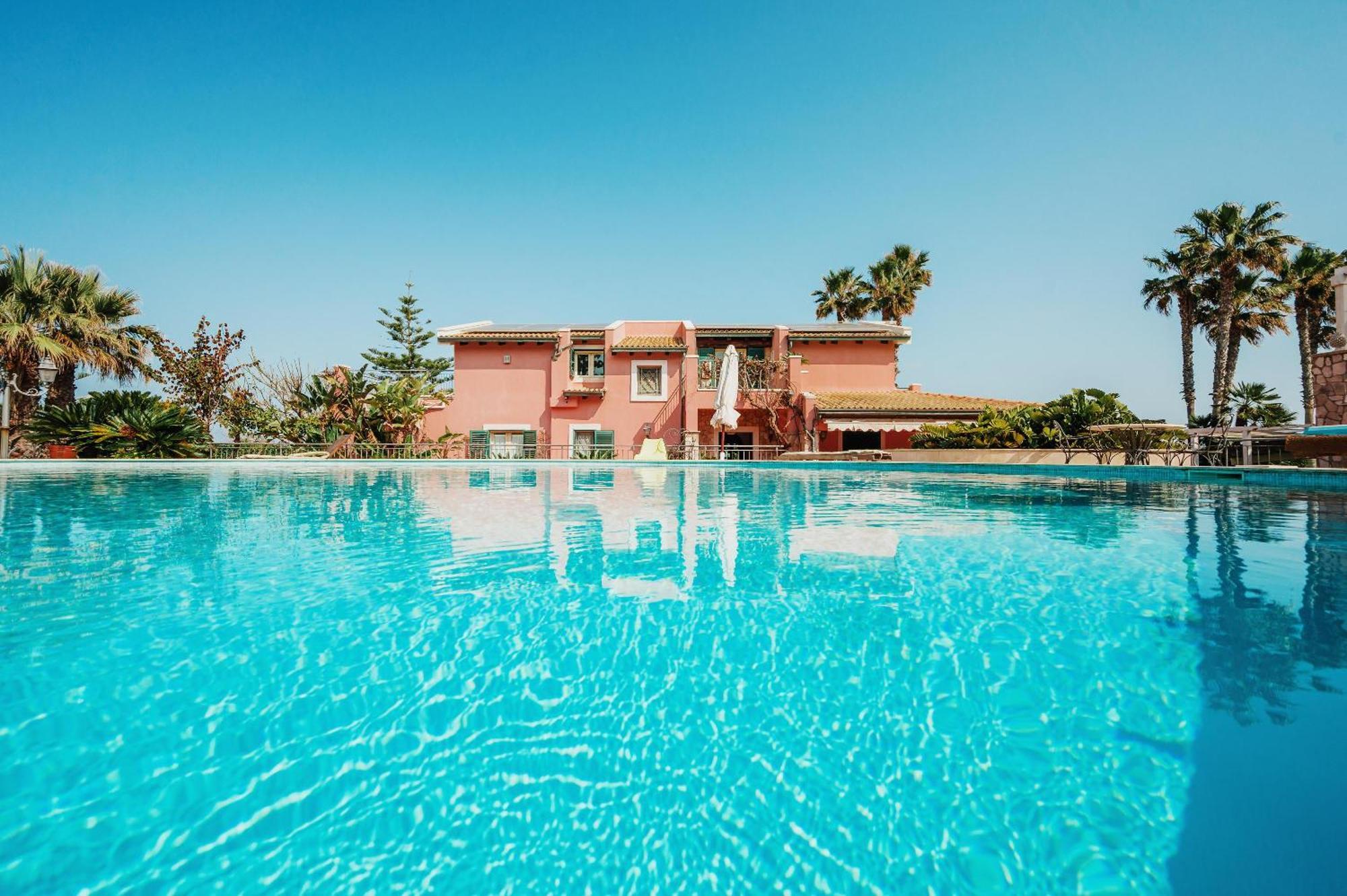 Fronte Spiaggia Zoe Villa Augusta Bagian luar foto
