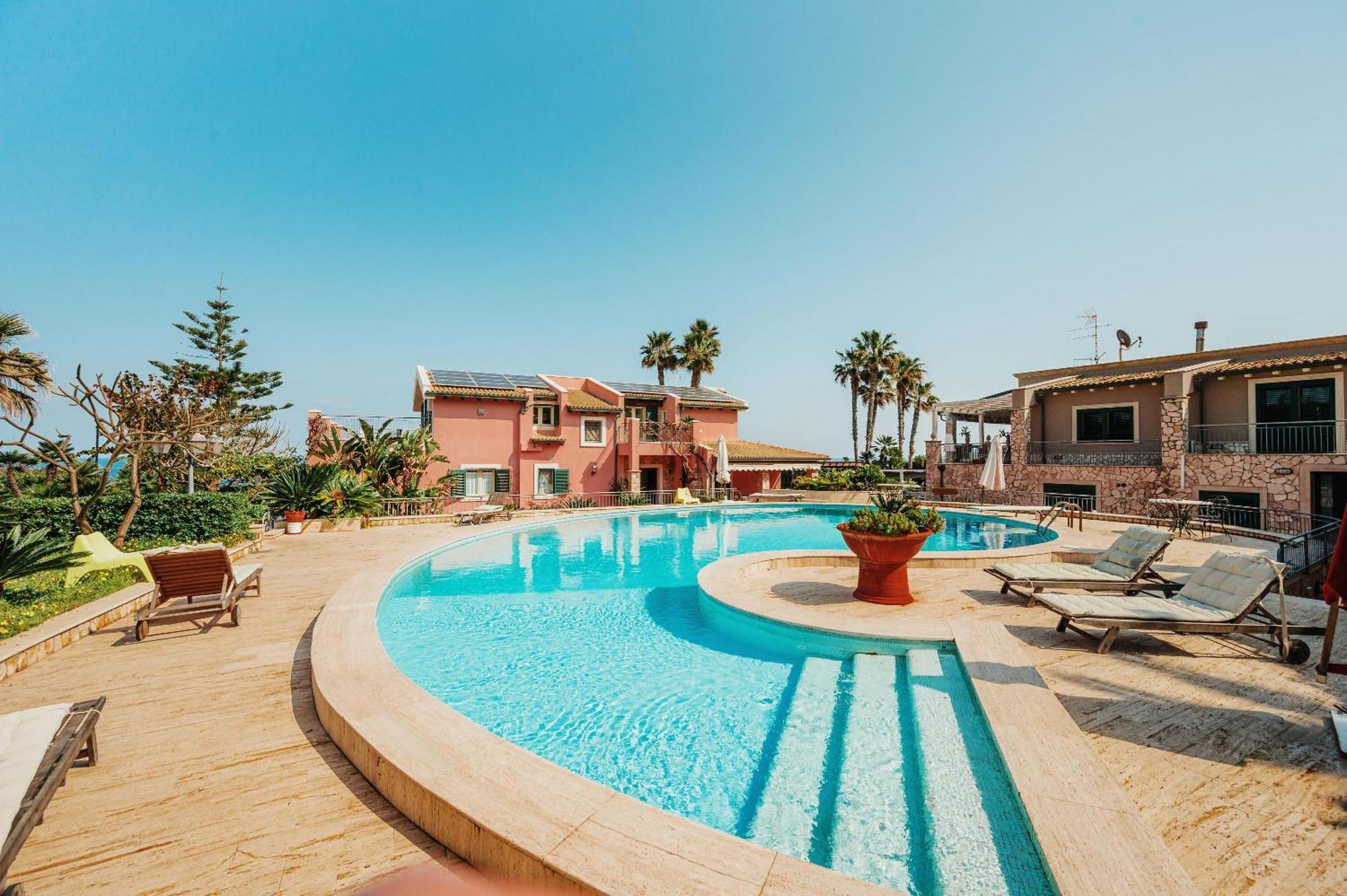 Fronte Spiaggia Zoe Villa Augusta Bagian luar foto